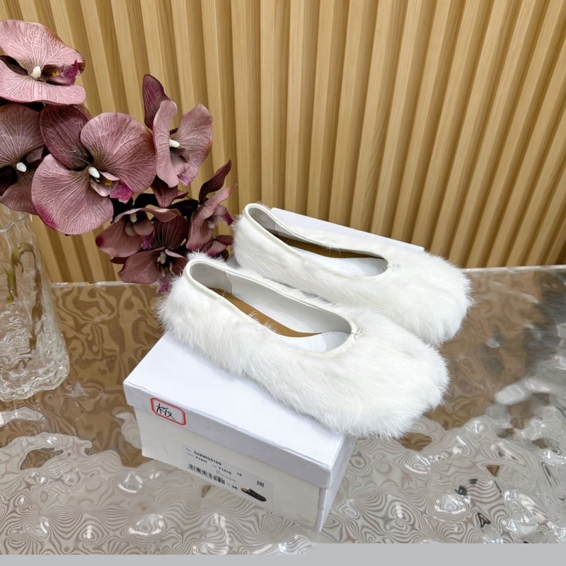 Other flat shoes